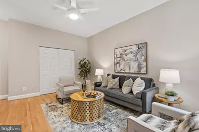 2010 Kalorama Road NW #306, Washington, DC 20009 - Photo 4