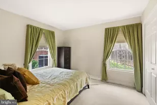 3267 Sutton Pl NW, Washington, DC 20016 - Photo 4