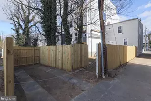 1911 17th St SE, Washington, DC 20020 - Photo 36