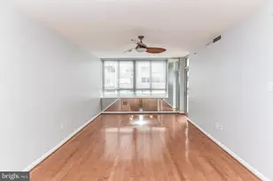 350 G St SW, Washington, DC 20024 - Photo 10