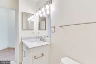 955 NW 26th Street NW, Washington, DC 20037 - Photo 36