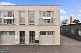 32 Kings Ct SE, Washington, DC 20003 - Photo 2