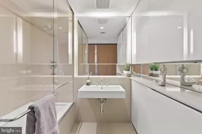 920 I Street NW #1009, Washington, DC 20001 - Photo 10