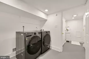 706 L St SE, Washington, DC 20003 - Photo 24