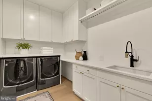 639 E St SE, Washington, DC 20003 - Photo 30