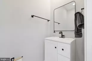 706 NW Longfellow Street NW, Washington, DC 20011 - Photo 30