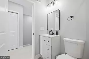 706 NW Longfellow Street NW, Washington, DC 20011 - Photo 34