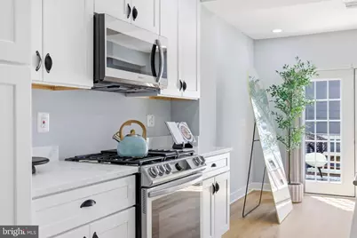 706 NW Longfellow Street NW, Washington, DC 20011 - Photo 16