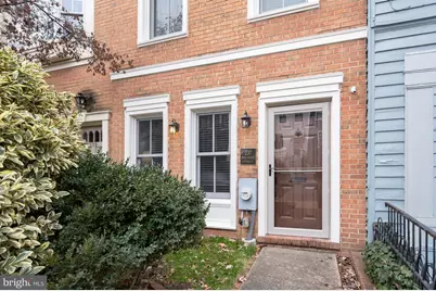 237 10th Street SE, Washington, DC 20003 - Photo 2