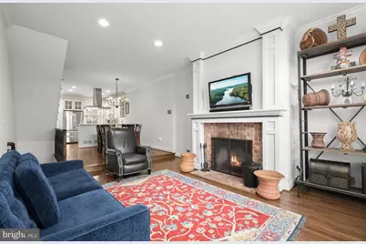 237 10th Street SE, Washington, DC 20003 - Photo 6