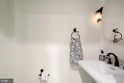 237 10th Street SE, Washington, DC 20003 - Photo 14