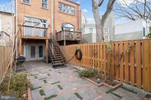 237 10th St SE, Washington, DC 20003 - Photo 30