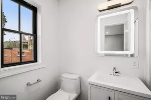 235 12th St SE, Washington, DC 20003 - Photo 26