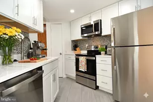 2725 Connecticut Ave NW, Washington, DC 20008 - Photo 2