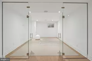 4433 Cathedral Ave NW, Washington, DC 20016 - Photo 34