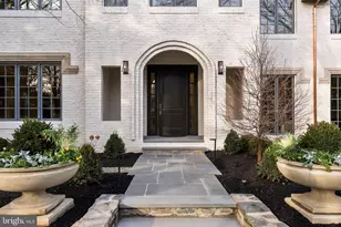 4433 Cathedral Ave NW, Washington, DC 20016 - Photo 2