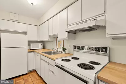 111 5th Street SE, Washington, DC 20003 - Photo 36