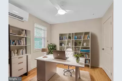 220 2nd Street SE #103, Washington, DC 20003 - Photo 4