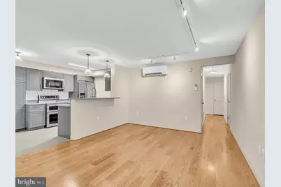 220 2nd Street SE #103, Washington, DC 20003 - Photo 8