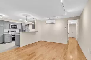 220 2nd St SE, Washington, DC 20003 - Photo 8
