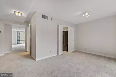 1099 22nd Street NW #601, Washington, DC 20037 - Photo 8