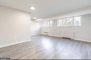 2400 41st St NW, Washington, DC 20007 - Photo 2