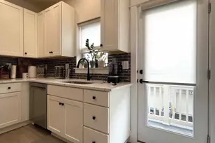 825 Sycamore Dr SE, Washington, DC 20032 - Photo 22