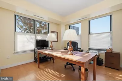 2425 L Street NW #303, Washington, DC 20037 - Photo 20