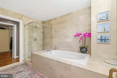 2425 L Street NW #303, Washington, DC 20037 - Photo 20