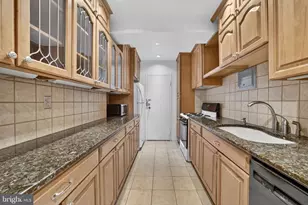 4201 Cathedral Ave NW, Washington, DC 20016 - Photo 8