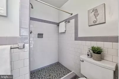 812 North Carolina Avenue SE, Washington, DC 20003 - Photo 4