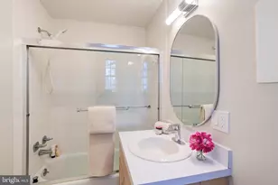 240 14th St SE, Washington, DC 20003 - Photo 8