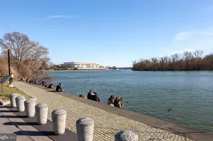 1211 34th St NW, Washington, DC 20007 - Photo 8