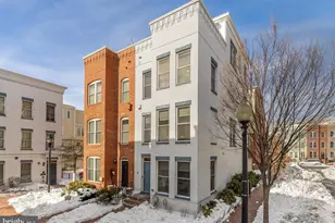 907 3rd Pl SE, Washington, DC 20003 - Photo 2