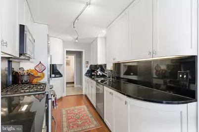 700 New Hampshire Avenue NW #1218, Washington, DC 20037 - Photo 8