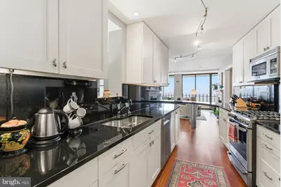 700 New Hampshire Avenue NW #1218, Washington, DC 20037 - Photo 6