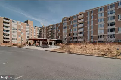 2939 Van Ness Street NW #807, Washington, DC 20008 - Photo 2