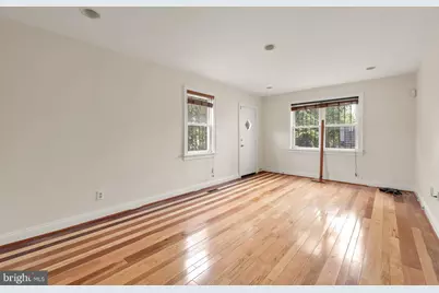 730 15th St SE #2, Washington, DC 20003 - Photo 2