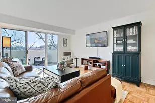 700 7th St SW, Washington, DC 20024 - Photo 1