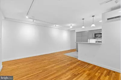 220 2nd Street SE #303, Washington, DC 20003 - Photo 4