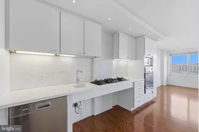 1330 New Hampshire Avenue NW #720, Washington, DC 20036 - Photo 10