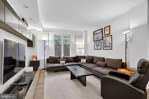 1045 31st St NW, Washington, DC 20007 - Photo 10