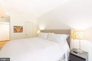 1045 31st St NW, Washington, DC 20007 - Photo 28