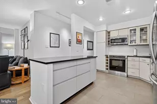 1045 31st St NW, Washington, DC 20007 - Photo 6