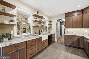 613 G St SE, Washington, DC 20003 - Photo 28