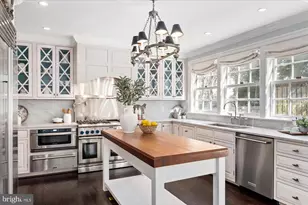 4221 Fordham Rd NW, Washington, DC 20016 - Photo 12