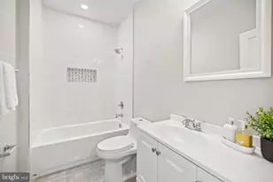 824 18th St NE, Washington, DC 20002 - Photo 16