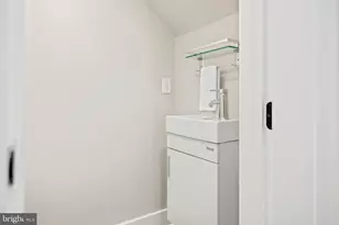 824 18th St NE, Washington, DC 20002 - Photo 18