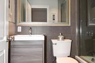 602 H St SW, Washington, DC 20024 - Photo 40