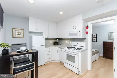 165 D Street SE #1, Washington, DC 20003 - Photo 2